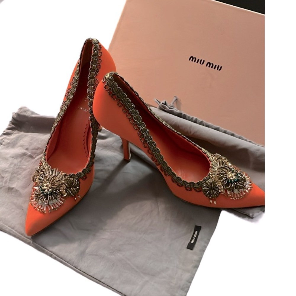 MiuMiu Runway Heels Y2K size 38 fits 7